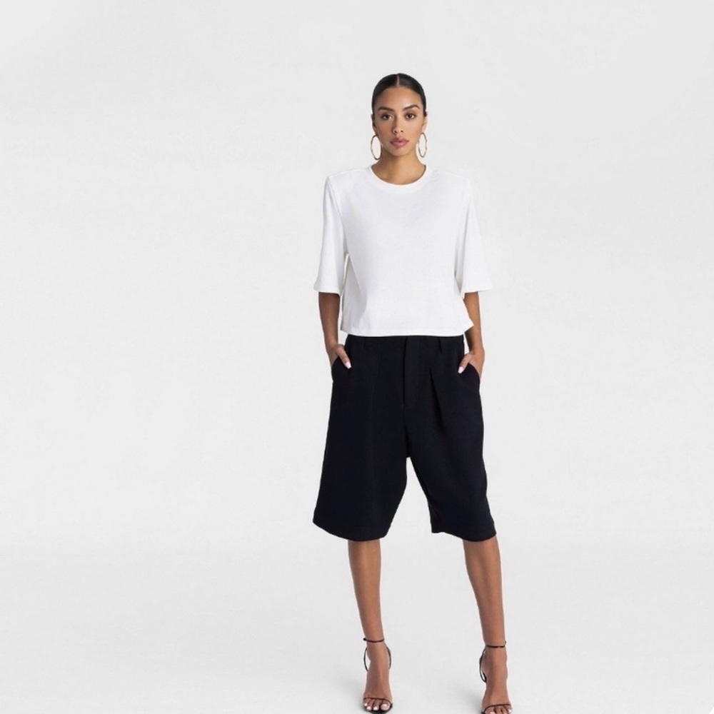 NWT KBB by KAHLANA Black Wide-Leg Bermuda Shorts - Large